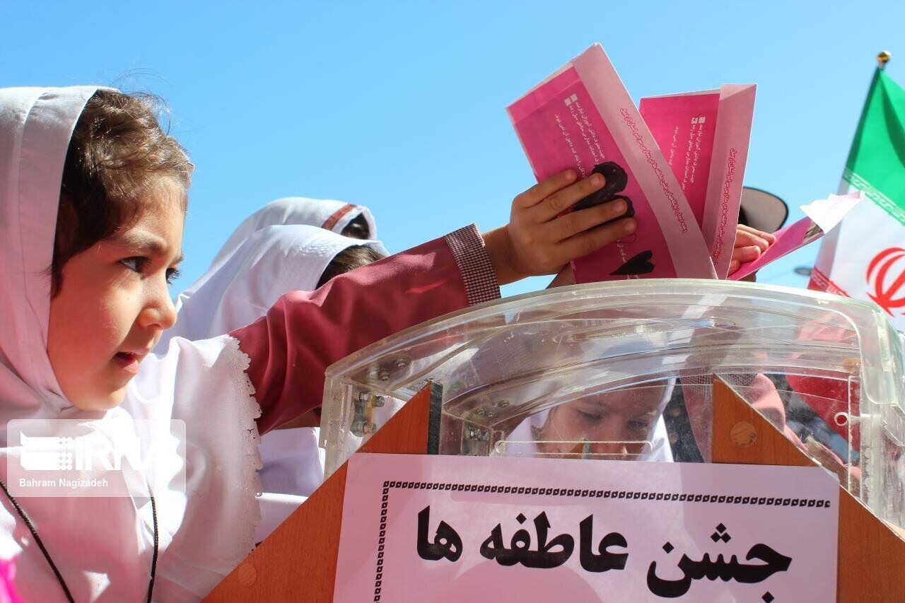 نیکوکاران خراسان‌شمالی ۱۲۰ میلیارد ریال به دانش‌آموزان نیازمند کمک کردند
