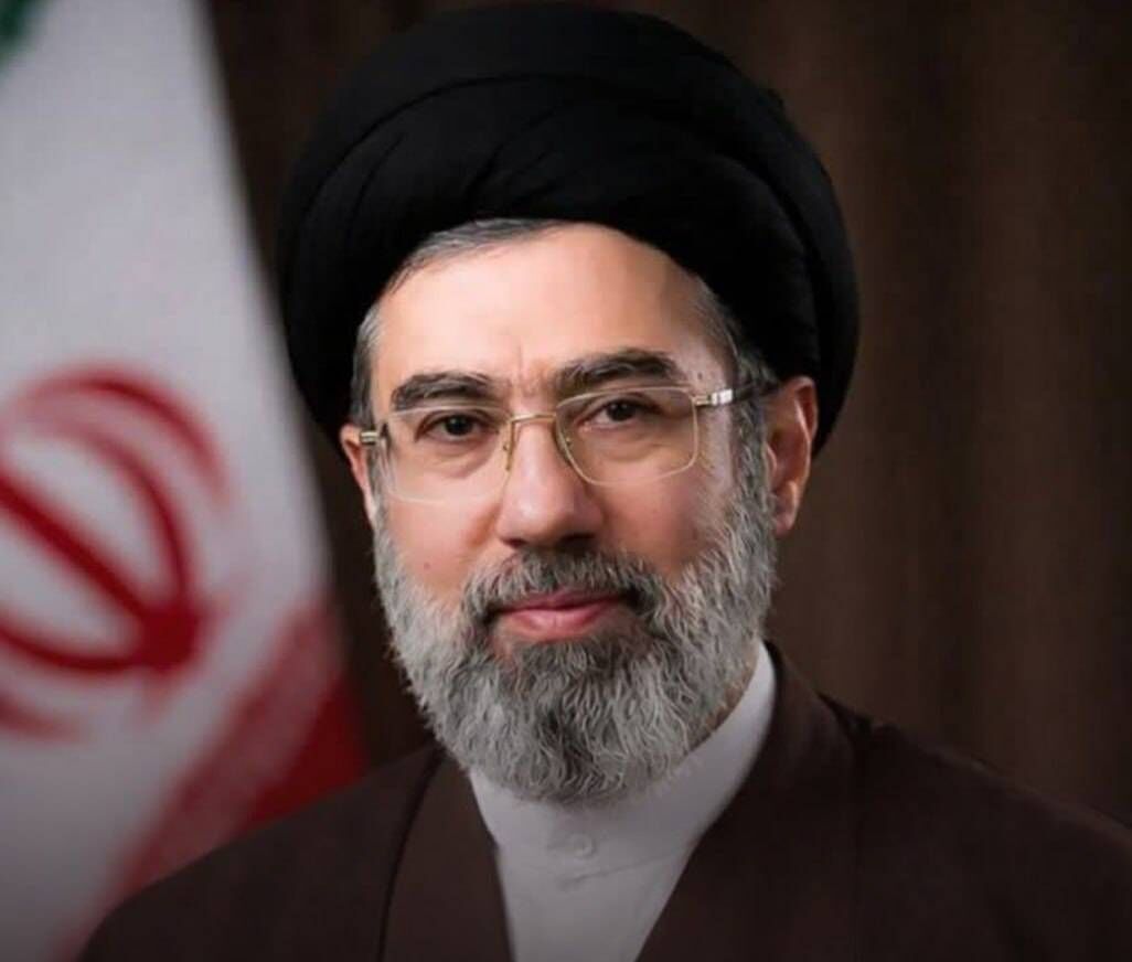 فعالان اقتصادی با آیت الله سیدمجتبی خامنه‌ای بیعت کردند