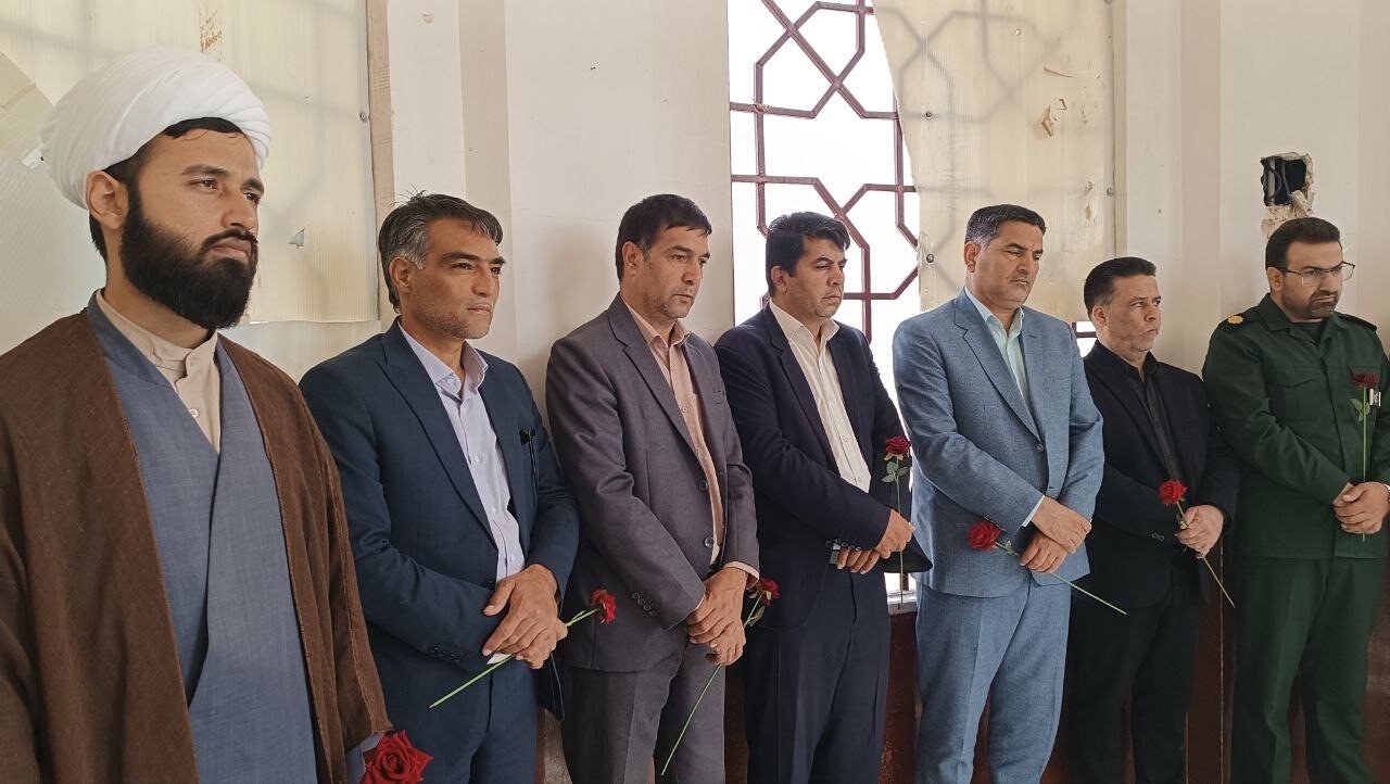 غبارروبی مزار شهدای گمنام شهرستان مرزی خواف