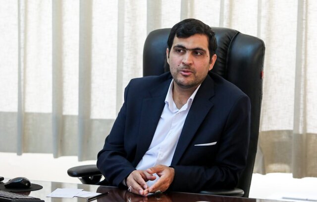 کاهش بروکراسی سرمایه‌گذاران؛ صدور پروانه کار خارجی‌ها در استان