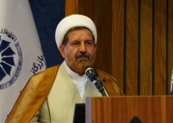 دستگاه قضایی در کنار صنعت، معدن و تجارت است