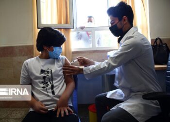 ایمن سازی ۱۴۷۰ دانش آموز اسفراینی در بدو ورود به مدرسه