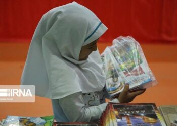 توزیع ۳۵ هزار بسته نوشت افزار بین دانش آموزان خراسان‌شمالی