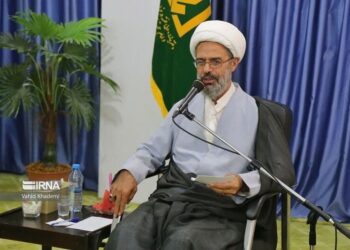 امام جمعه بجنورد انسجام ملی بزرگ‌ترین درس دفاع مقدس بود