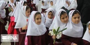 بوی مهر عطر مداد و یک مشت رویا