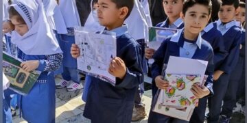 شکوفه‌های رضوی استقبال از دانش‌آموزان کلاس‌اولی در حرم امام رضا ع