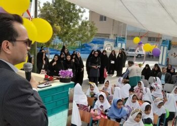 برگزاری جشن شکوفه ها در ۵۵ دبستان خلیل آباد