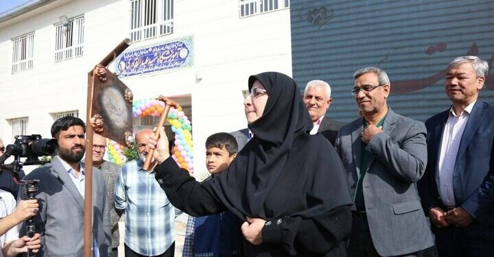 دولت چهاردهم مسیر توسعه کشور را از مدرسه آغاز کرده است