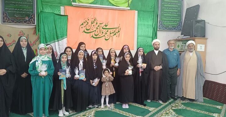 اختتامیه طرح کتابخوانی دختران نوجوان حلقه صالحین در مشهد برگزار شد