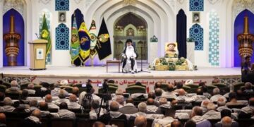 علم الهدی لزوم پاسداری از ارزش‌های دینی و انقلابی