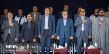 رژه خودرویی و تجهیزات آتشنشانی مشهد برگزار شد