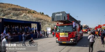 رژه و رونمایی از تجهیزات جدید آتشنشانی مشهد
