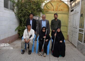 وقتی هیچ چشمی ما را نمی‌بیند