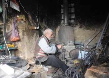 اوستامحمد آهنگری را با ساخت سیخ کباب شروع کرد