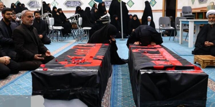 مراسم تشییع پیکر همسر و فرزند معاون رییسجمهور در مشهد برگزار شد