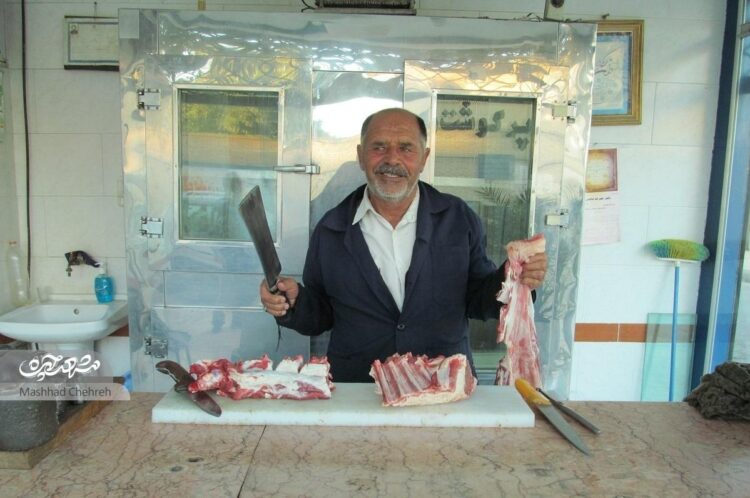 غلامعلی ریحانی قصاب قدیمی و خوشنام محله طلاب است
