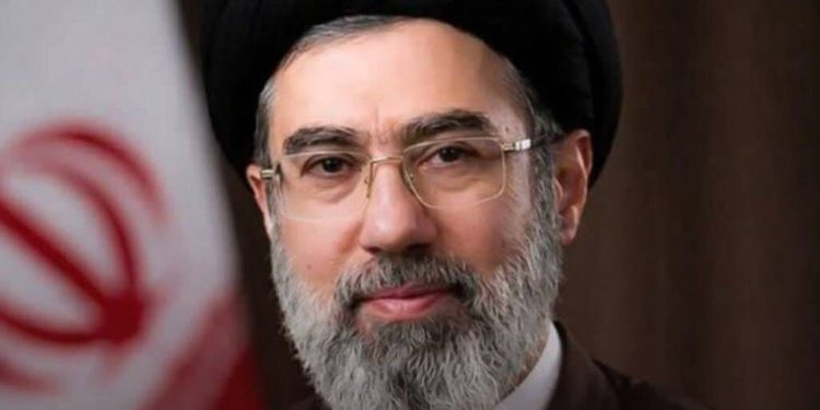 فعالان اقتصادی با آیت الله سیدمجتبی خامنه‌ای بیعت کردند