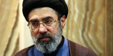 سومین رهبر انقلاب انتخاب شد