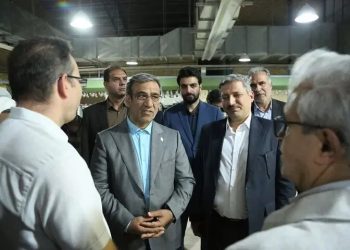 بازدید استاندار خراسان رضوی از کارخانه تولید نخ حدادی سبزوار